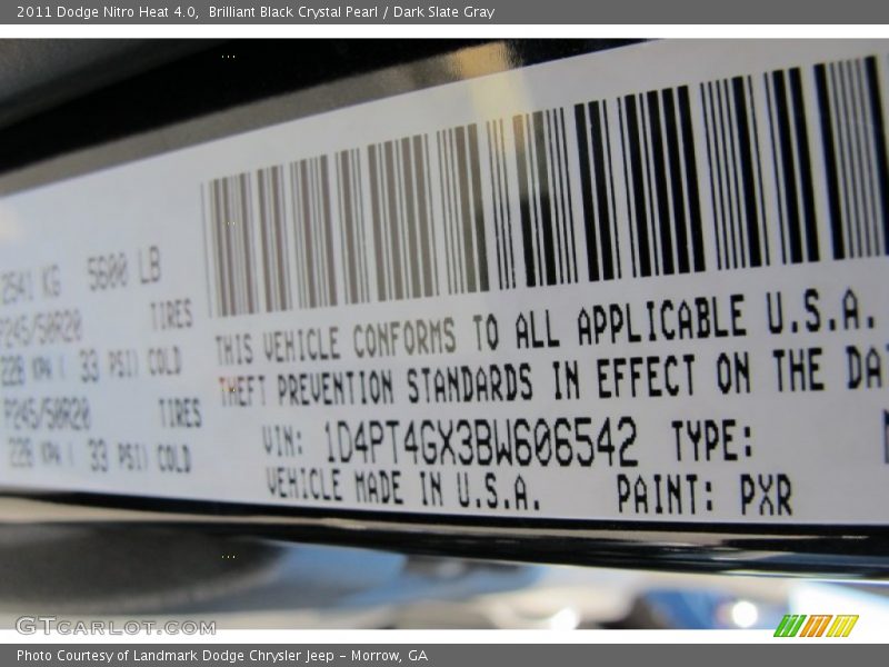 Brilliant Black Crystal Pearl / Dark Slate Gray 2011 Dodge Nitro Heat 4.0