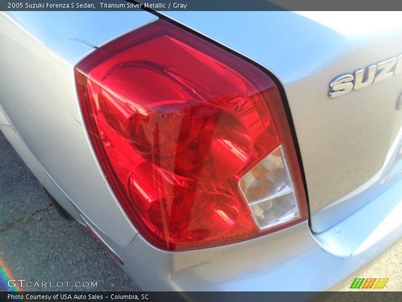 Titanium Silver Metallic / Gray 2005 Suzuki Forenza S Sedan
