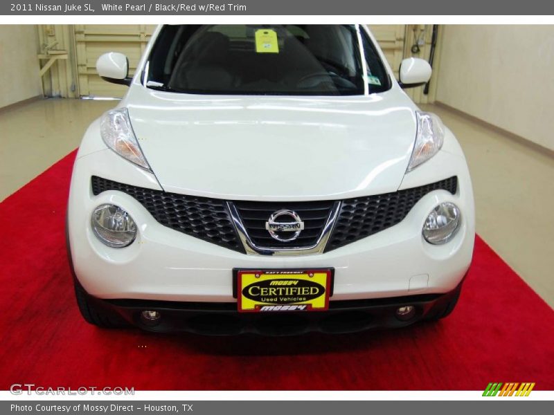 White Pearl / Black/Red w/Red Trim 2011 Nissan Juke SL