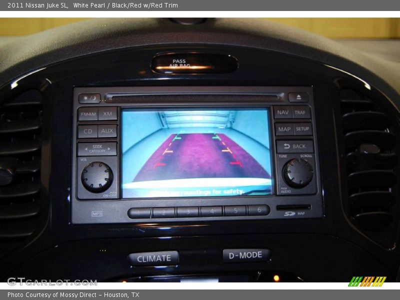 White Pearl / Black/Red w/Red Trim 2011 Nissan Juke SL