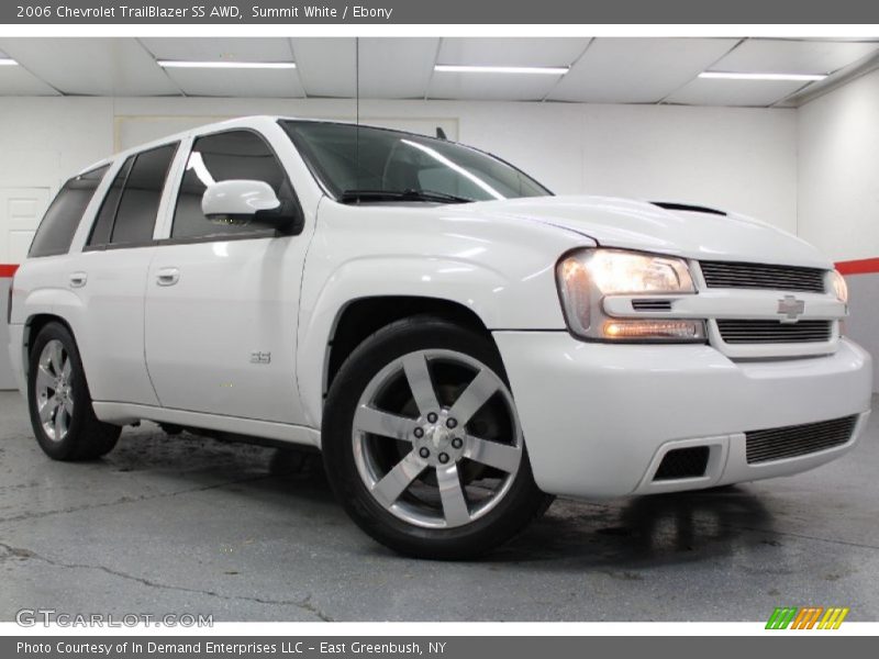 Front 3/4 View of 2006 TrailBlazer SS AWD