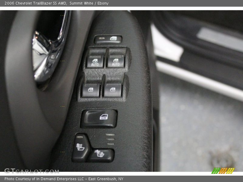 Controls of 2006 TrailBlazer SS AWD