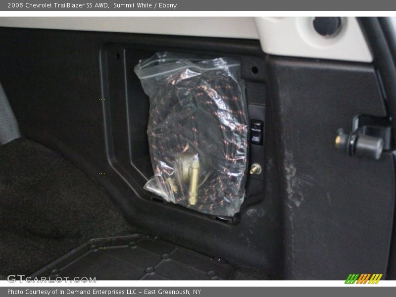 Summit White / Ebony 2006 Chevrolet TrailBlazer SS AWD
