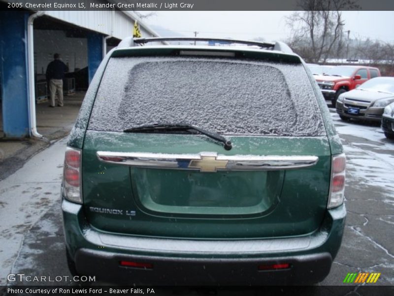 Meander Green Metallic / Light Gray 2005 Chevrolet Equinox LS