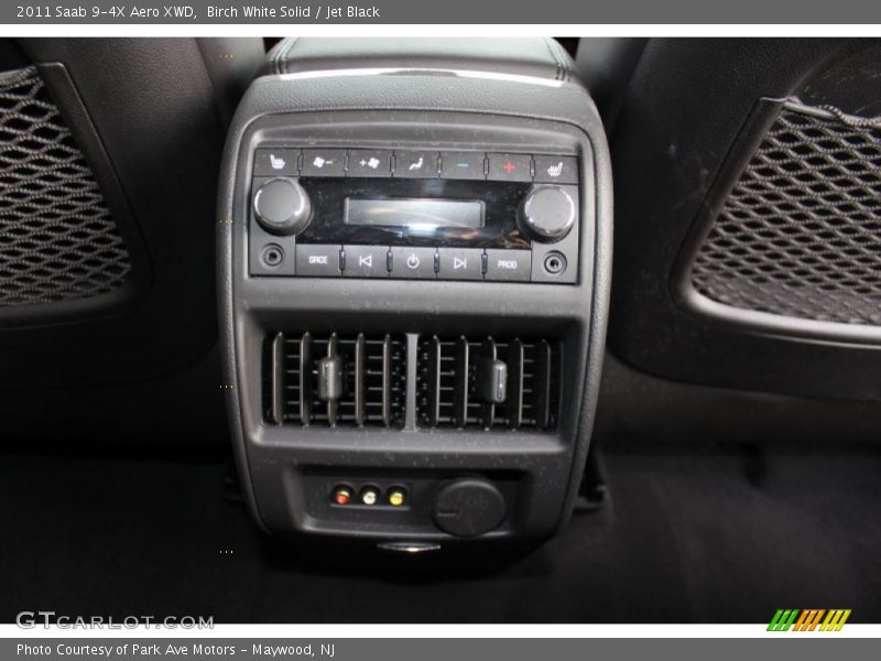 Rear seat controls - 2011 Saab 9-4X Aero XWD