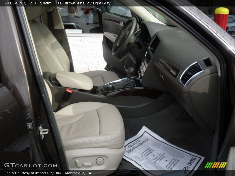 Teak Brown Metallic / Light Gray 2011 Audi Q5 2.0T quattro