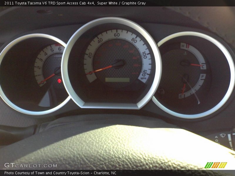 Super White / Graphite Gray 2011 Toyota Tacoma V6 TRD Sport Access Cab 4x4