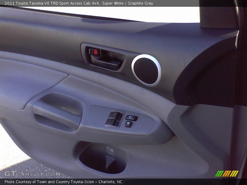 Super White / Graphite Gray 2011 Toyota Tacoma V6 TRD Sport Access Cab 4x4