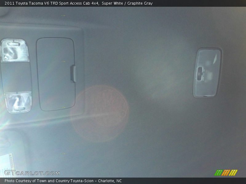 Super White / Graphite Gray 2011 Toyota Tacoma V6 TRD Sport Access Cab 4x4