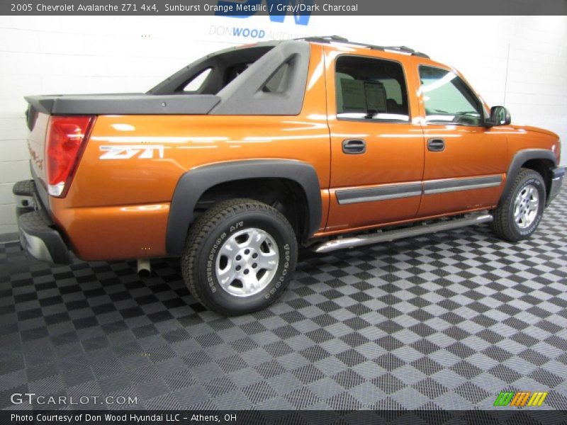 Sunburst Orange Metallic / Gray/Dark Charcoal 2005 Chevrolet Avalanche Z71 4x4