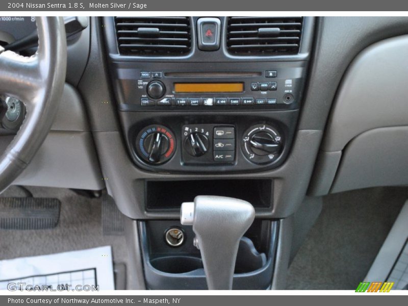 Molten Silver / Sage 2004 Nissan Sentra 1.8 S