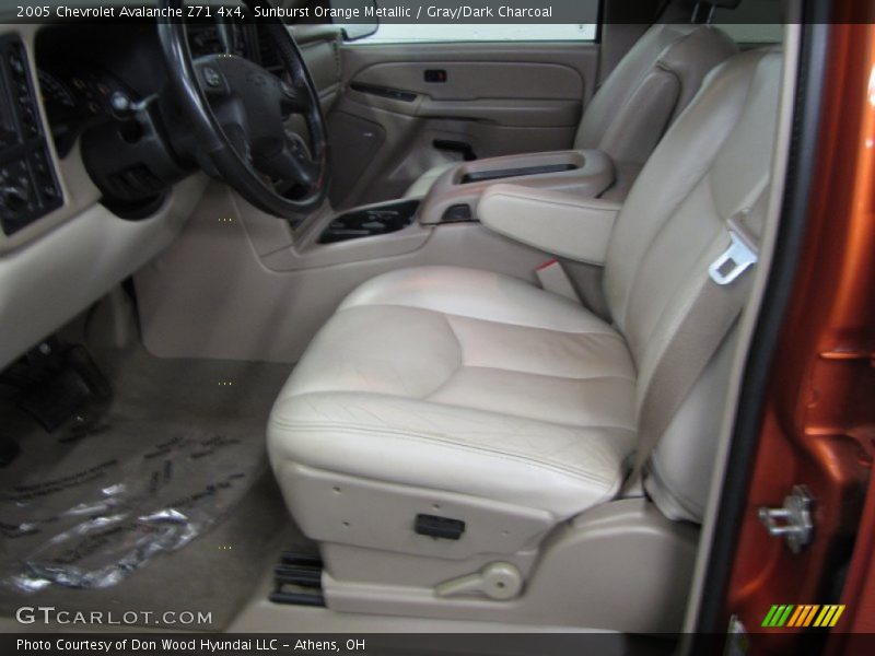 Sunburst Orange Metallic / Gray/Dark Charcoal 2005 Chevrolet Avalanche Z71 4x4