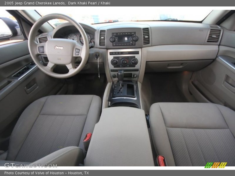 Dashboard of 2005 Grand Cherokee Laredo