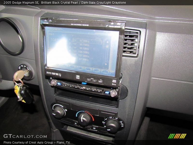 Brilliant Black Crystal Pearl / Dark Slate Gray/Light Graystone 2005 Dodge Magnum SE