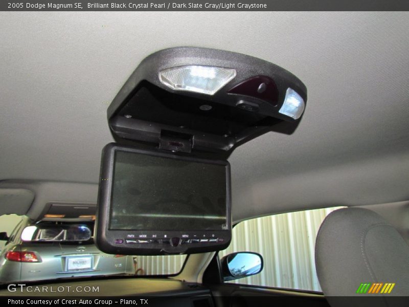 Brilliant Black Crystal Pearl / Dark Slate Gray/Light Graystone 2005 Dodge Magnum SE