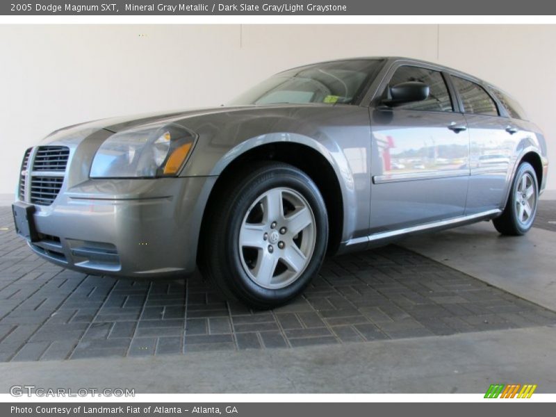 Mineral Gray Metallic / Dark Slate Gray/Light Graystone 2005 Dodge Magnum SXT