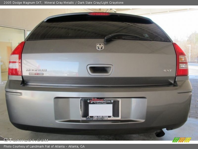 Mineral Gray Metallic / Dark Slate Gray/Light Graystone 2005 Dodge Magnum SXT
