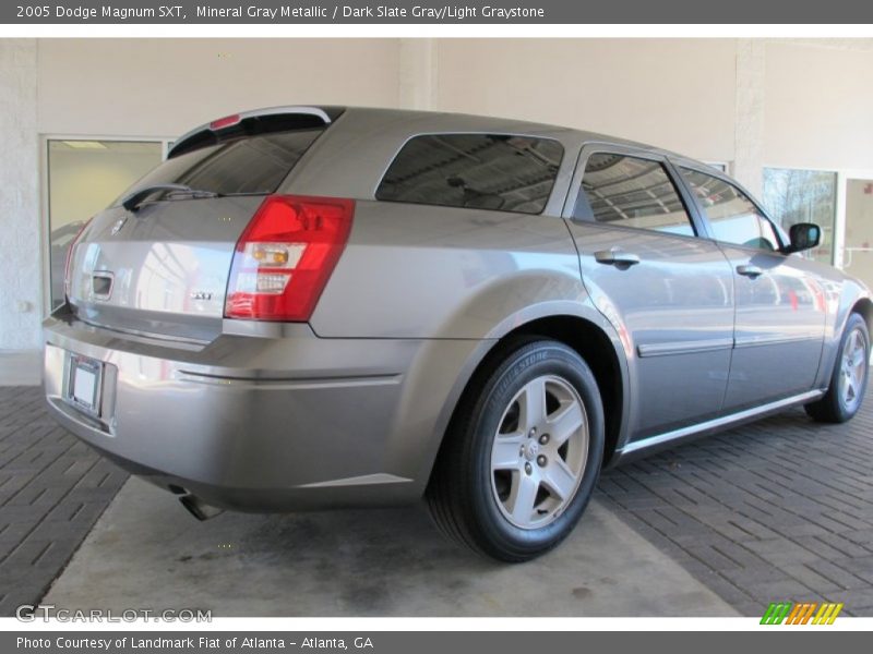 Mineral Gray Metallic / Dark Slate Gray/Light Graystone 2005 Dodge Magnum SXT