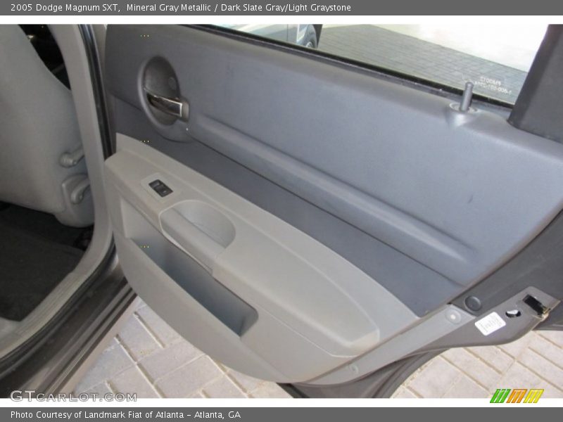 Mineral Gray Metallic / Dark Slate Gray/Light Graystone 2005 Dodge Magnum SXT