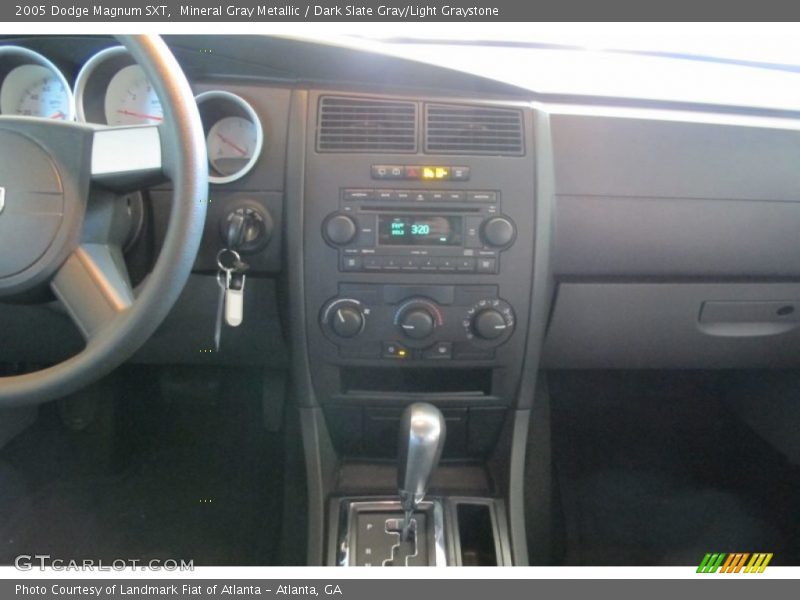 Mineral Gray Metallic / Dark Slate Gray/Light Graystone 2005 Dodge Magnum SXT