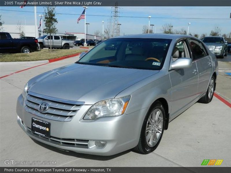 Silver Pine Mica / Light Gray 2005 Toyota Avalon Limited