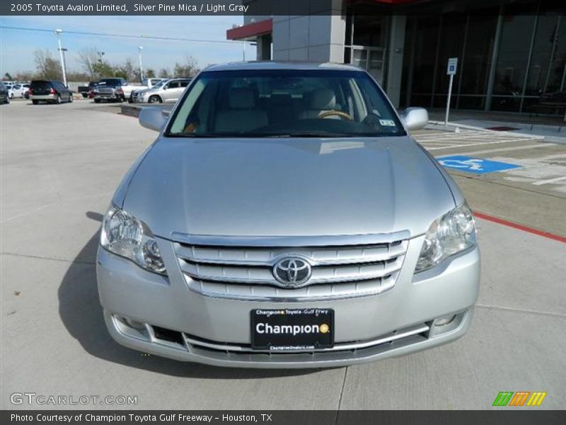 Silver Pine Mica / Light Gray 2005 Toyota Avalon Limited