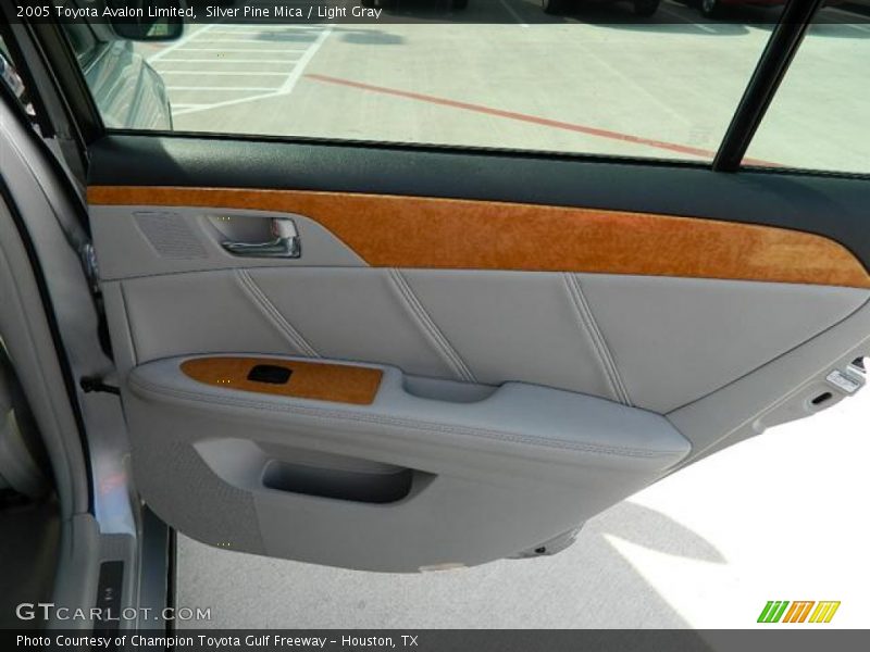 Silver Pine Mica / Light Gray 2005 Toyota Avalon Limited