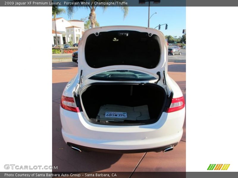 Porcelain White / Champagne/Truffle 2009 Jaguar XF Premium Luxury