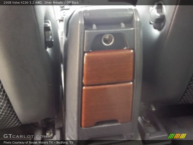 Silver Metallic / Off Black 2008 Volvo XC90 3.2 AWD