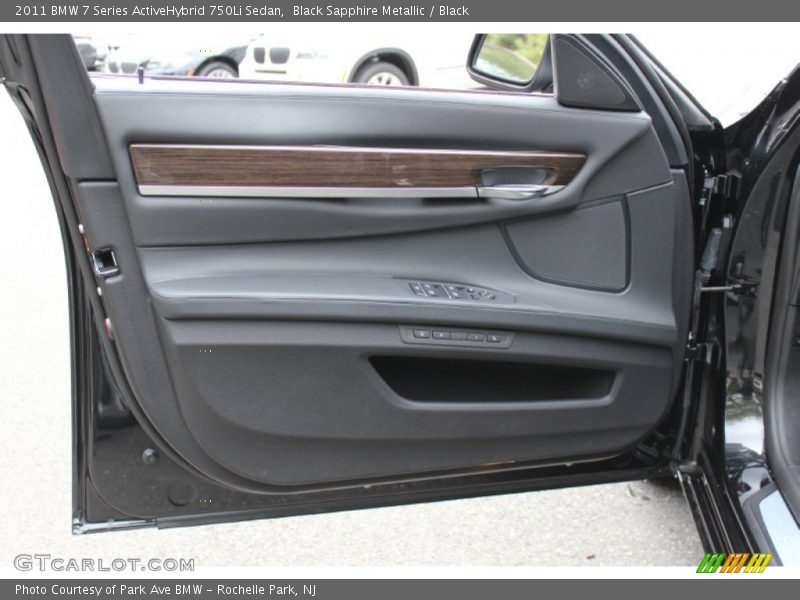 Door Panel of 2011 7 Series ActiveHybrid 750Li Sedan