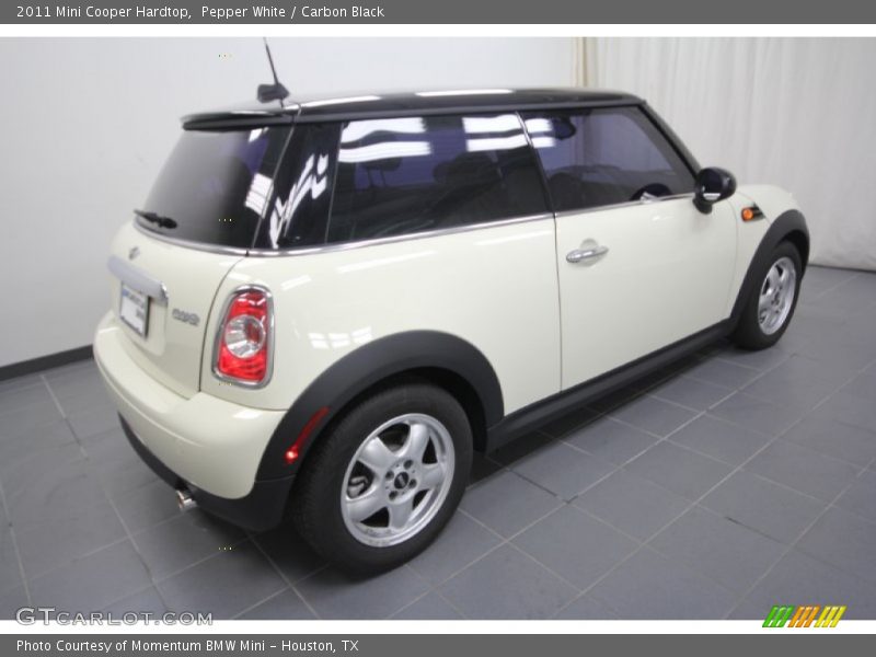 Pepper White / Carbon Black 2011 Mini Cooper Hardtop
