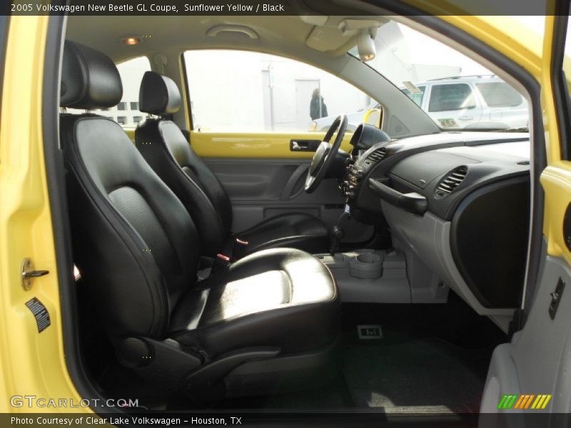 Sunflower Yellow / Black 2005 Volkswagen New Beetle GL Coupe