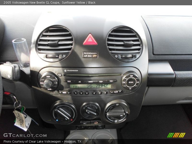 Sunflower Yellow / Black 2005 Volkswagen New Beetle GL Coupe