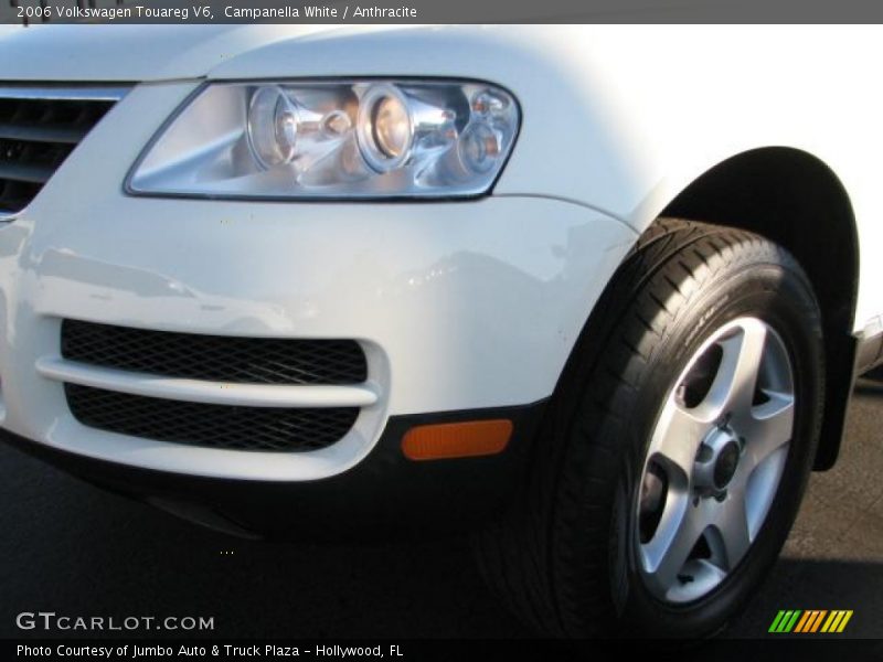 Campanella White / Anthracite 2006 Volkswagen Touareg V6