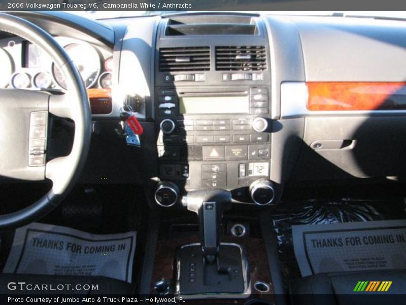 Campanella White / Anthracite 2006 Volkswagen Touareg V6