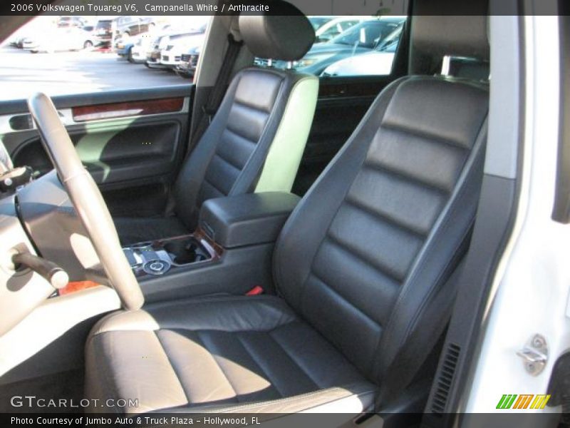 Campanella White / Anthracite 2006 Volkswagen Touareg V6