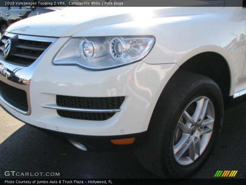 Campanella White / Pure Beige 2009 Volkswagen Touareg 2 VR6
