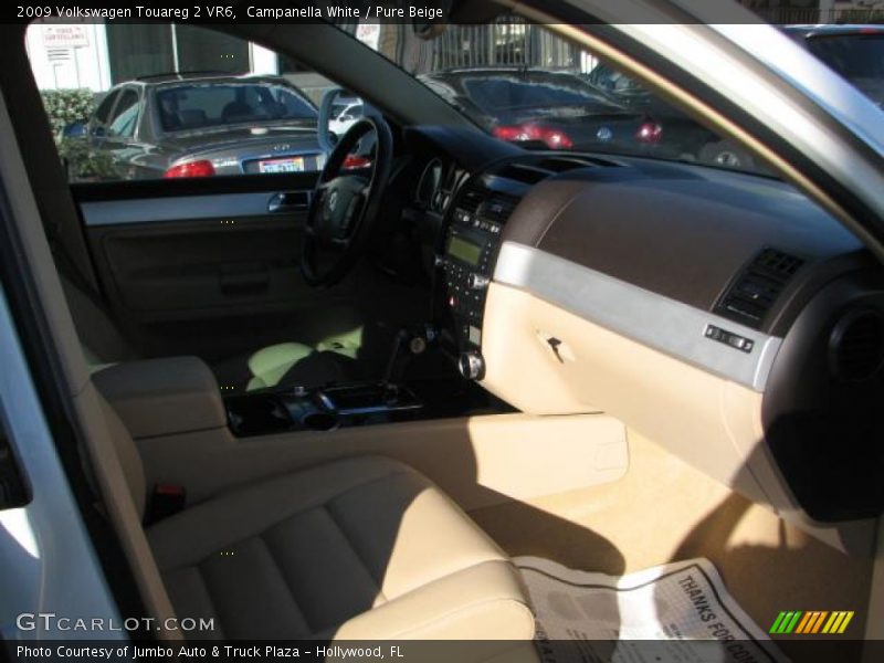 Campanella White / Pure Beige 2009 Volkswagen Touareg 2 VR6