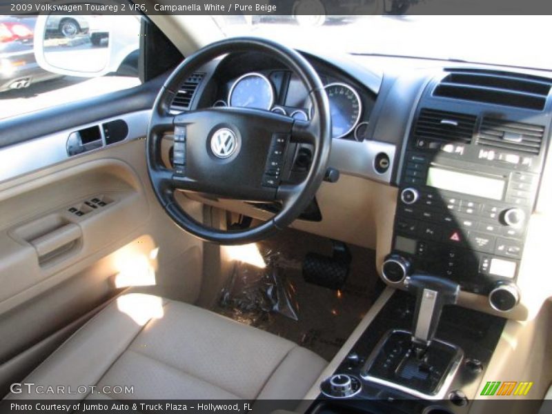 Campanella White / Pure Beige 2009 Volkswagen Touareg 2 VR6