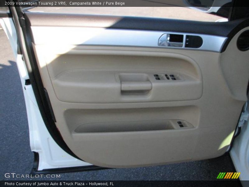 Campanella White / Pure Beige 2009 Volkswagen Touareg 2 VR6
