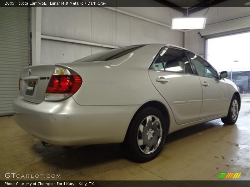Lunar Mist Metallic / Dark Gray 2005 Toyota Camry SE