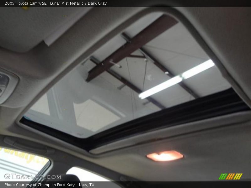 Lunar Mist Metallic / Dark Gray 2005 Toyota Camry SE