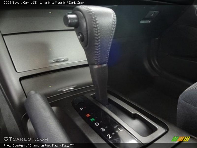 Lunar Mist Metallic / Dark Gray 2005 Toyota Camry SE