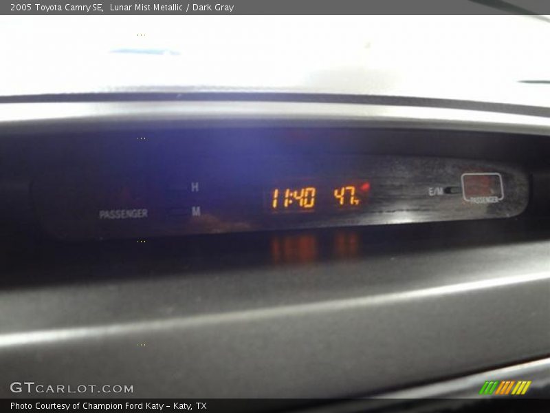 Lunar Mist Metallic / Dark Gray 2005 Toyota Camry SE