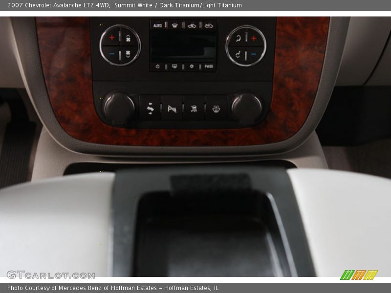 Summit White / Dark Titanium/Light Titanium 2007 Chevrolet Avalanche LTZ 4WD