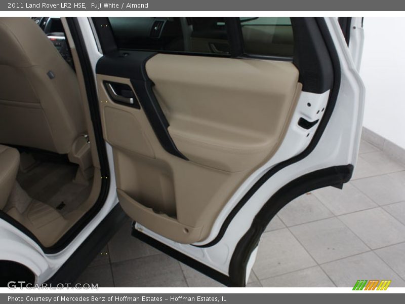 Fuji White / Almond 2011 Land Rover LR2 HSE