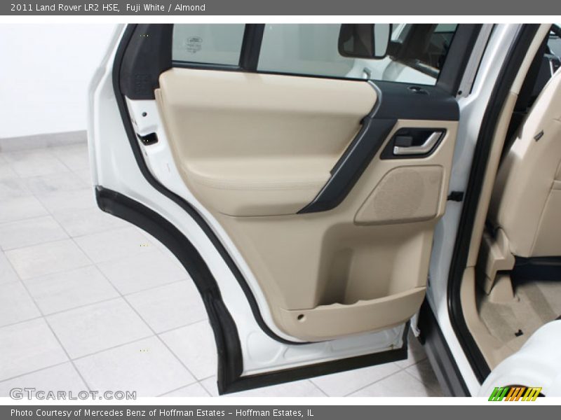 Fuji White / Almond 2011 Land Rover LR2 HSE