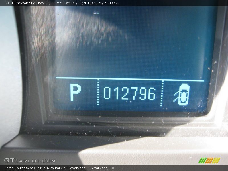 Summit White / Light Titanium/Jet Black 2011 Chevrolet Equinox LT