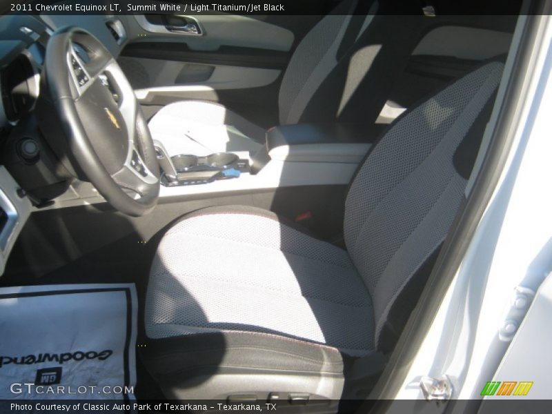 Summit White / Light Titanium/Jet Black 2011 Chevrolet Equinox LT