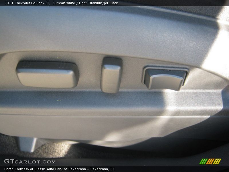 Summit White / Light Titanium/Jet Black 2011 Chevrolet Equinox LT